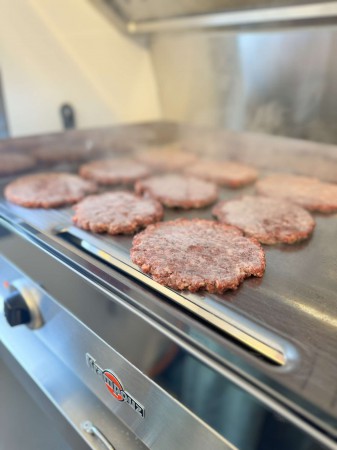Foodtruck feestje einde van het sportseizoen in Madonna - Langemark